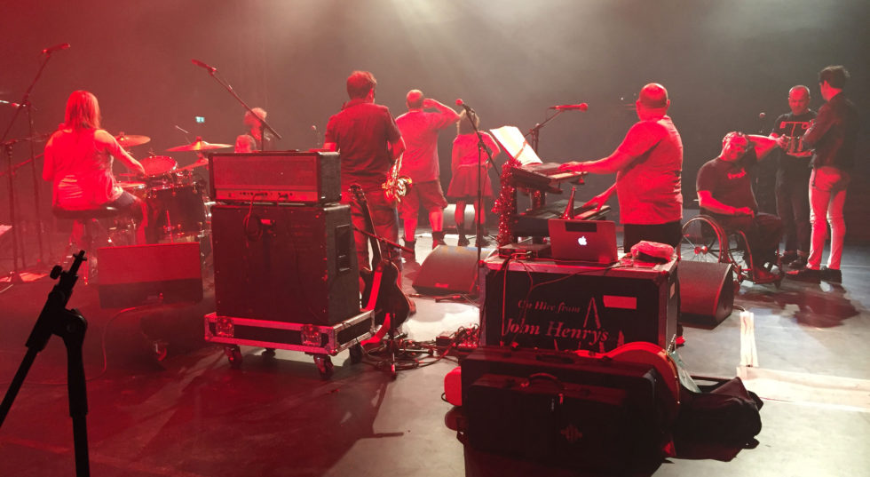 Image backstage of Reasons to be Cheerful